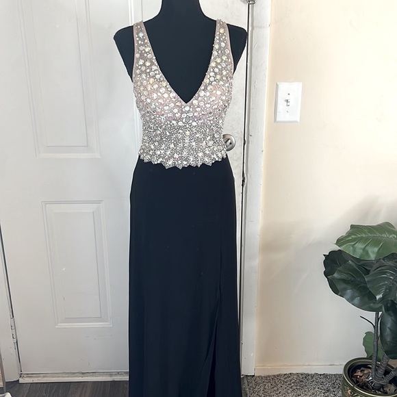 blondie nites by stacy sklar
V-Neck Beaded Evening Maxi Dress Side Slit Size M - Picture 1 of 16